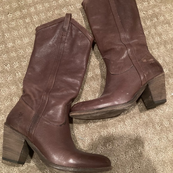Frye Dark Brown Heeled Boots 7 - Picture 9 of 16